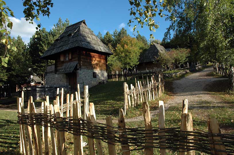 Lodging cabins | Музеј на отвореном "Старо село" - Сирогојно